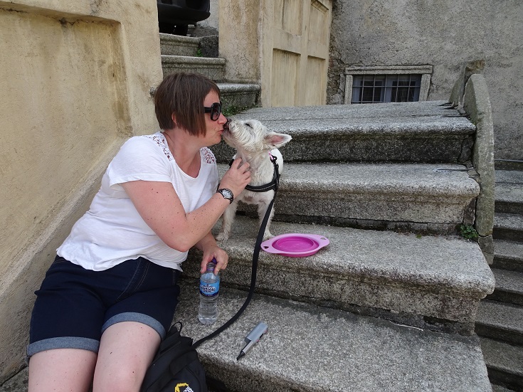 poppy the westie kissing mum