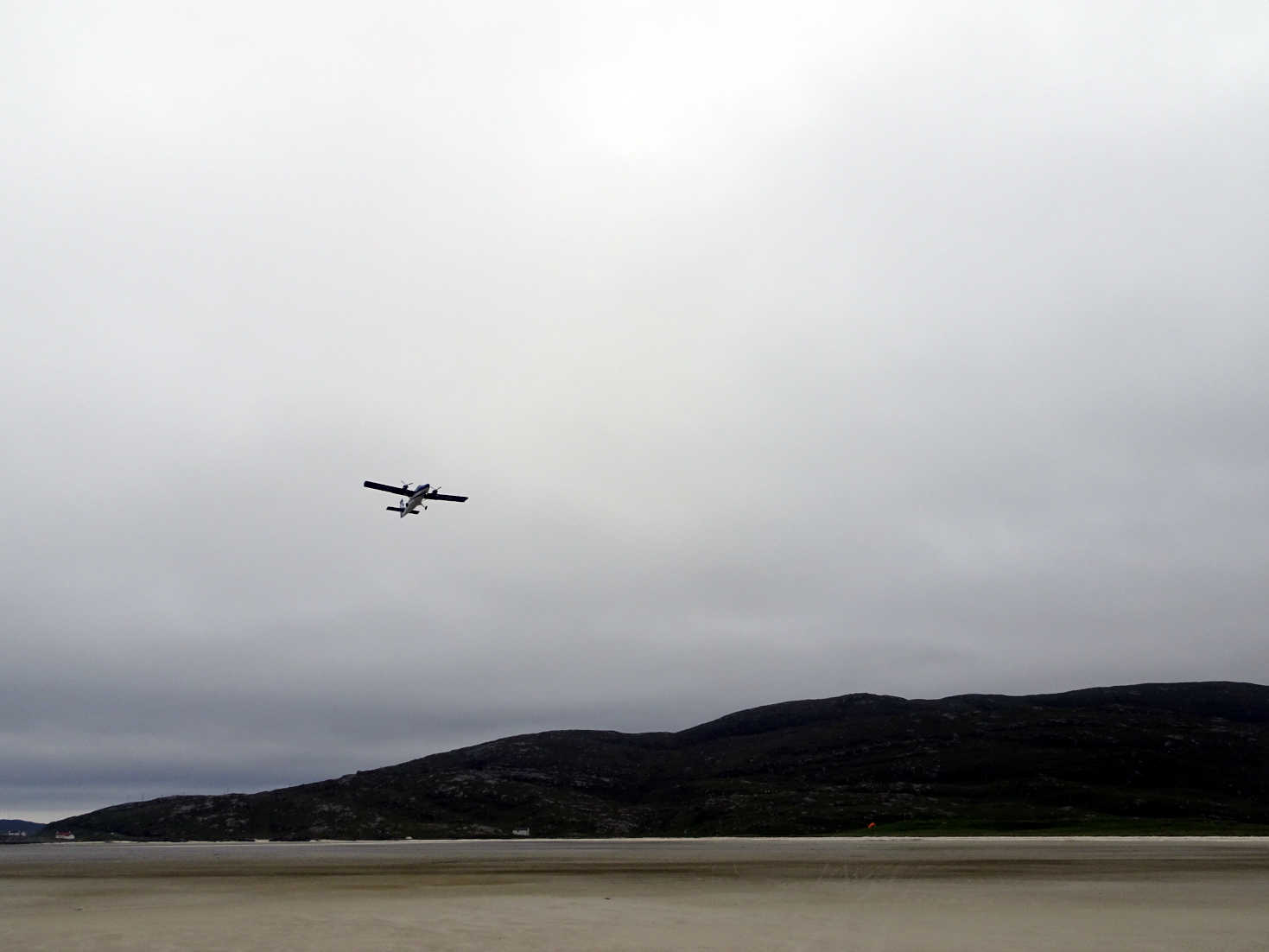 flight to Glasgow from Barra