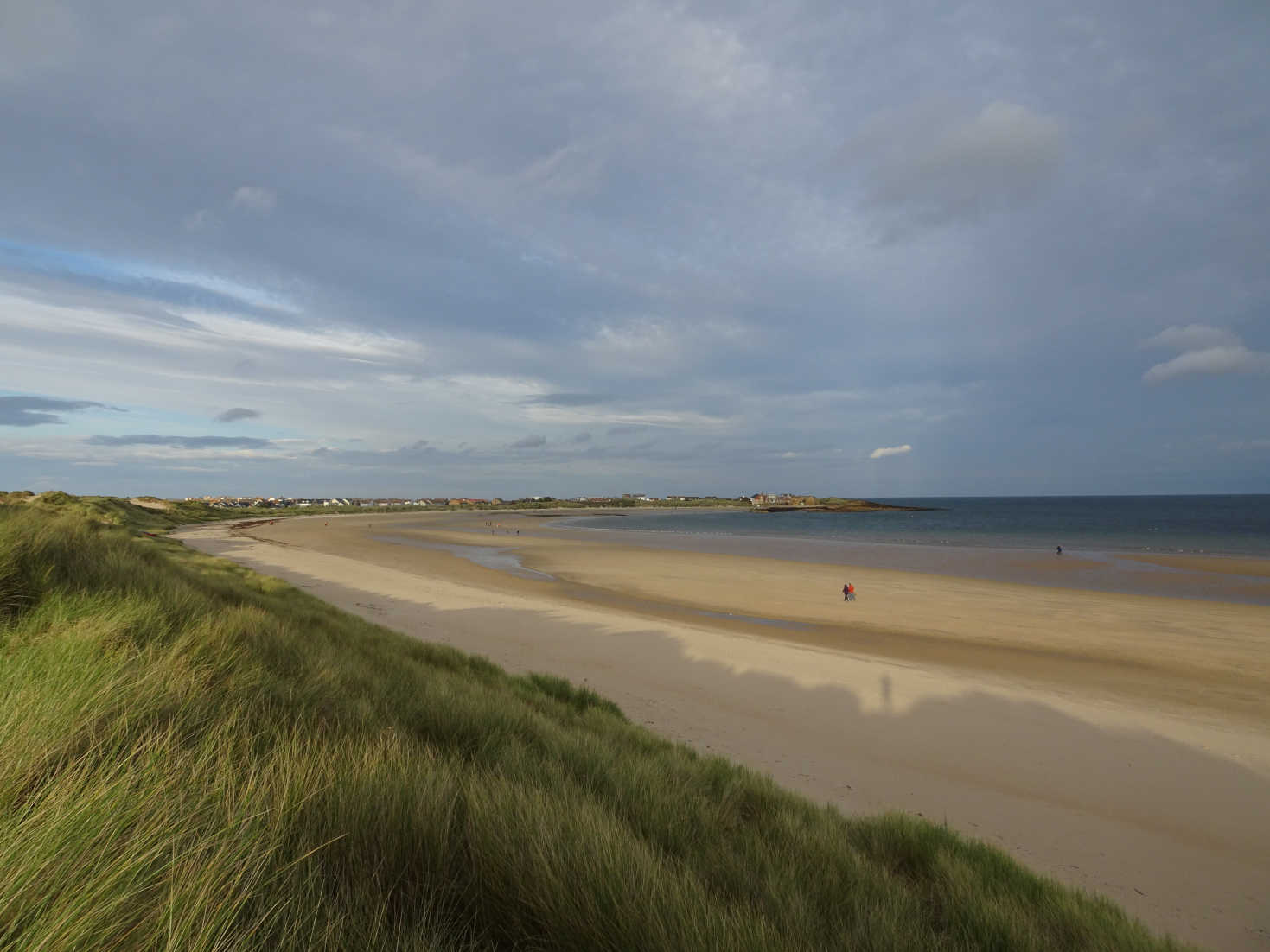 beadnell bay at dusk