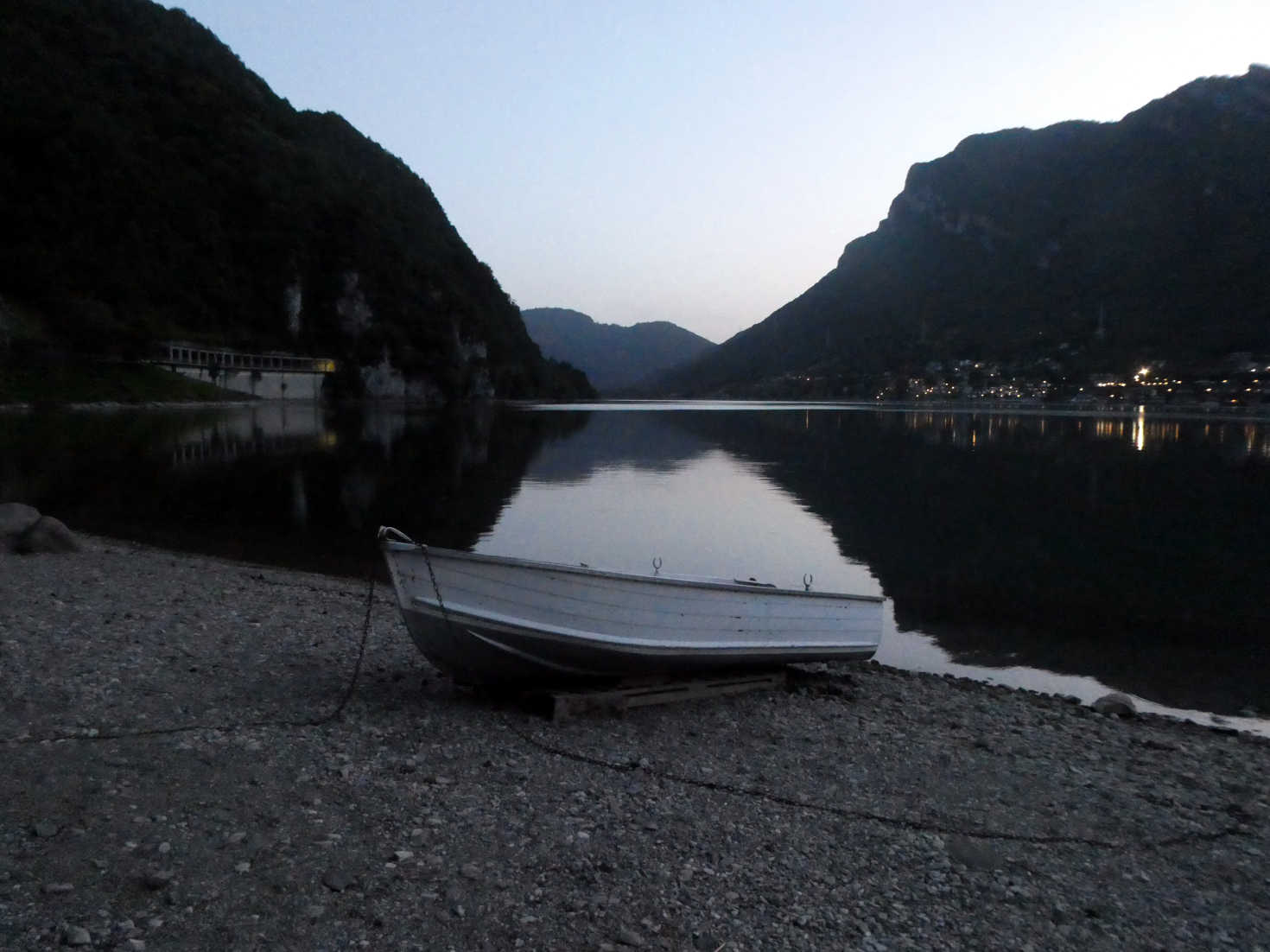 Lake Idro at dusk