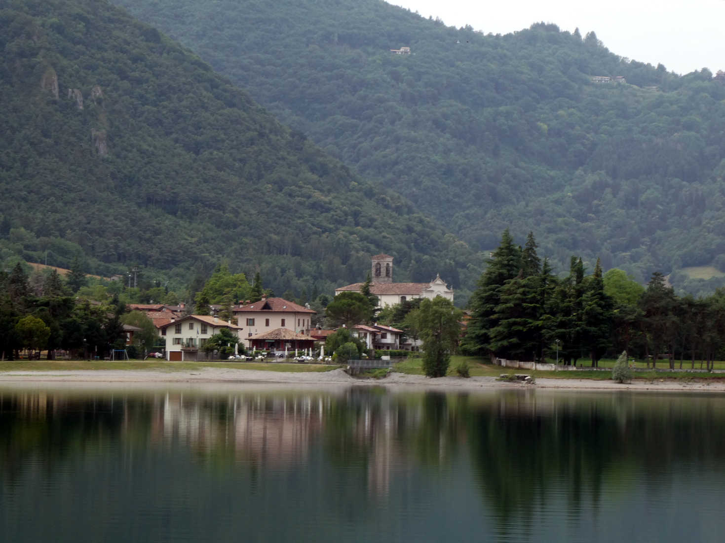 Lemprato Lake Idro