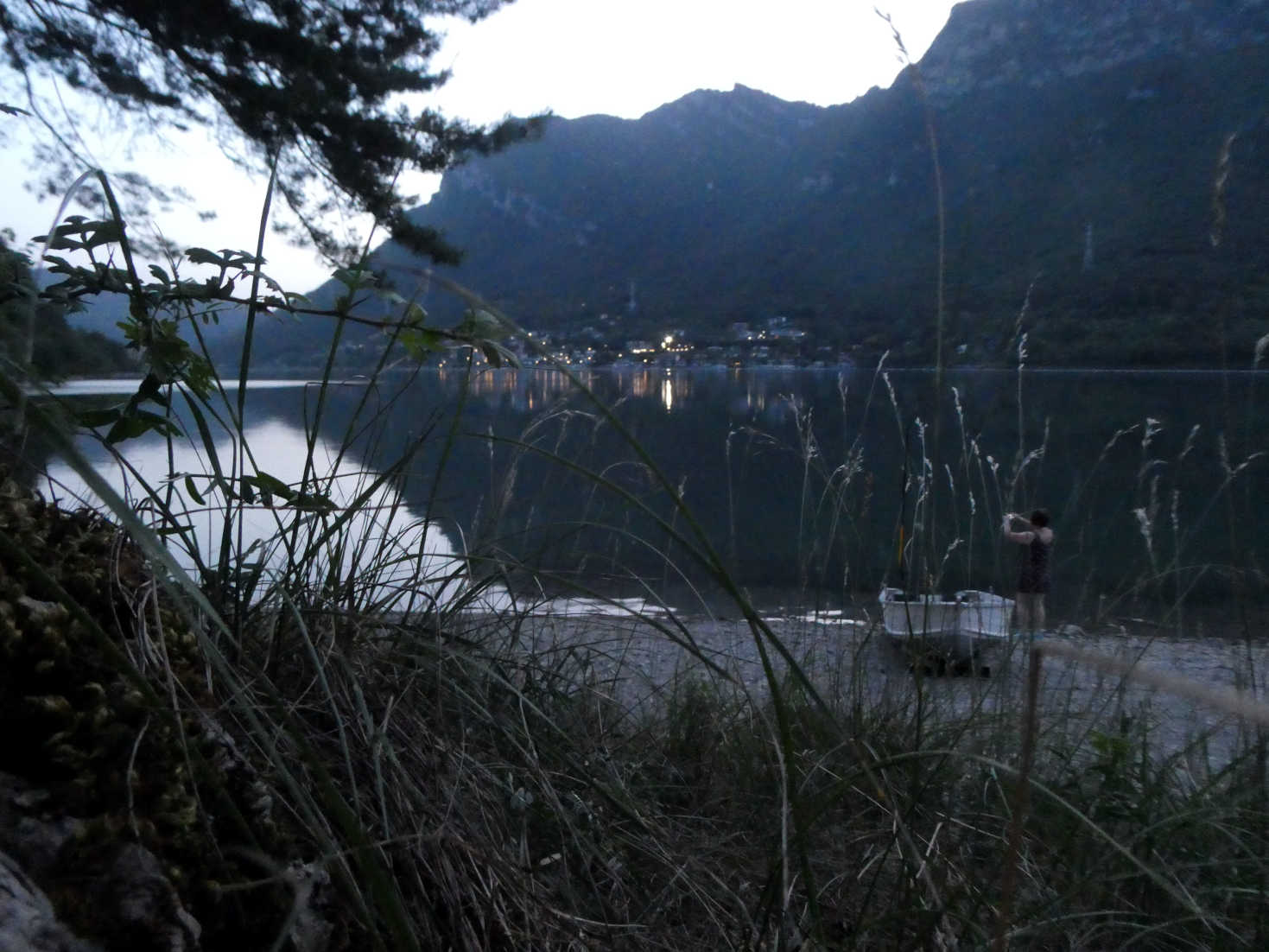 poppys ey veiw of tre capitelli lake idro