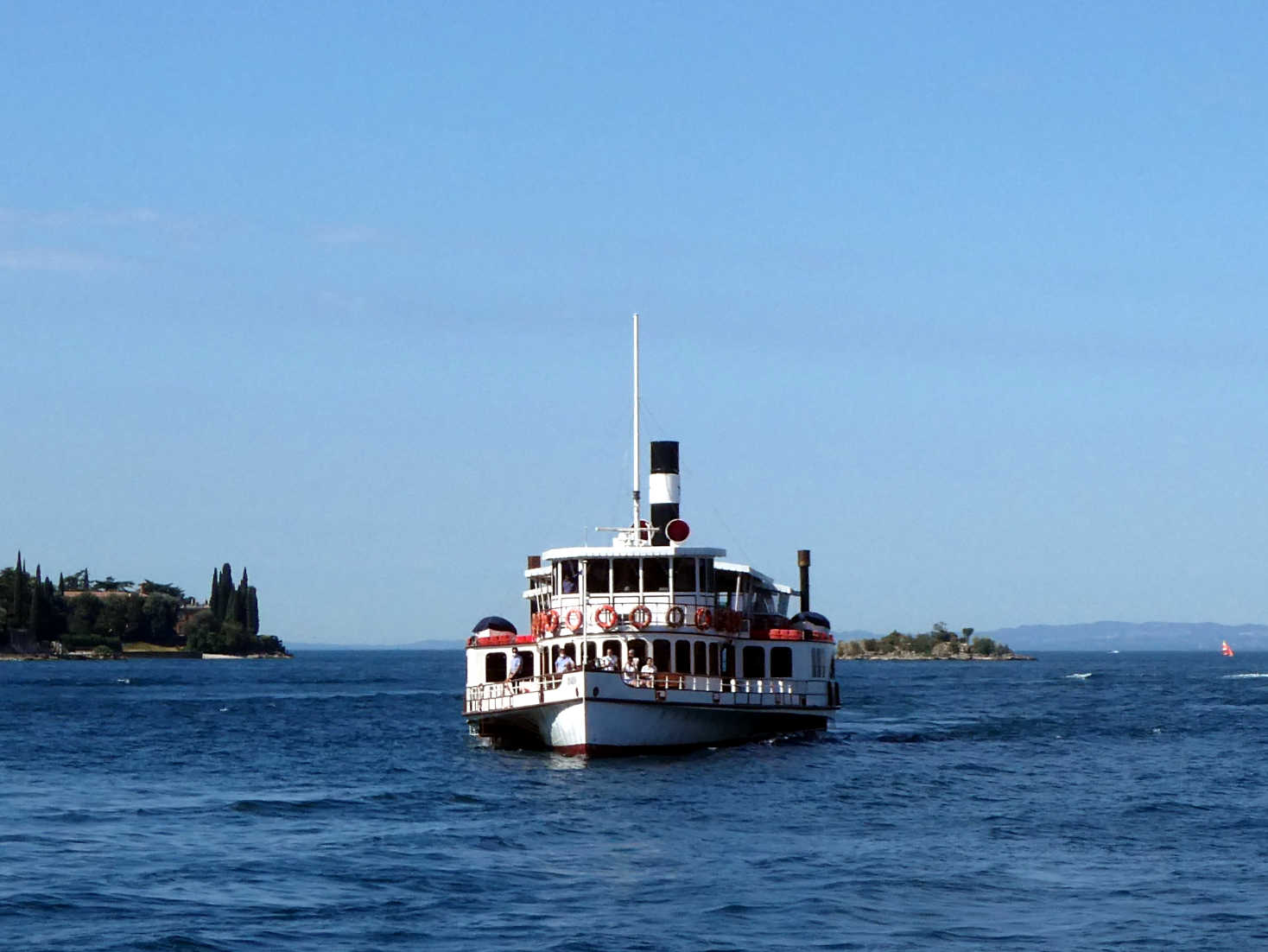 Paddle steamer Italia on lake Garda