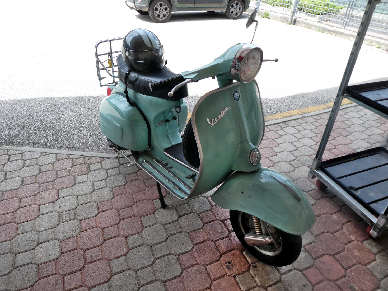 vespa outside the coop caldonazzo