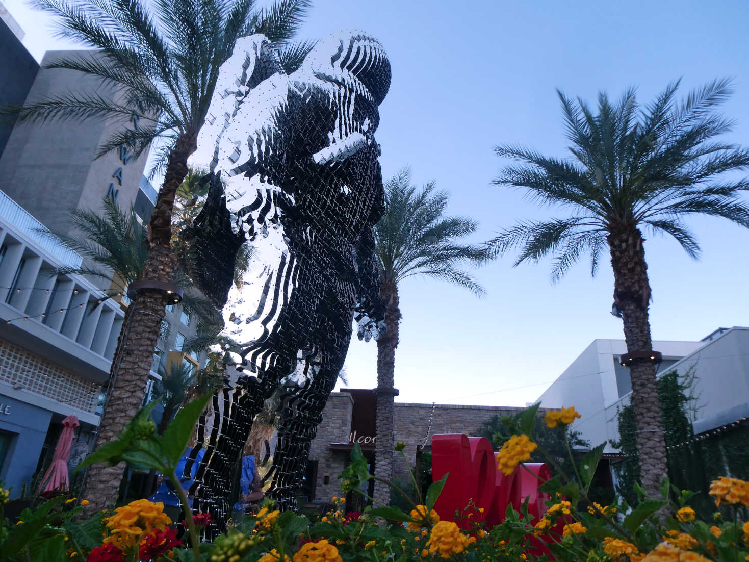 statue in palm springs